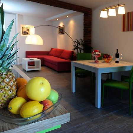 Apartment Outlet Split Bilik gambar
