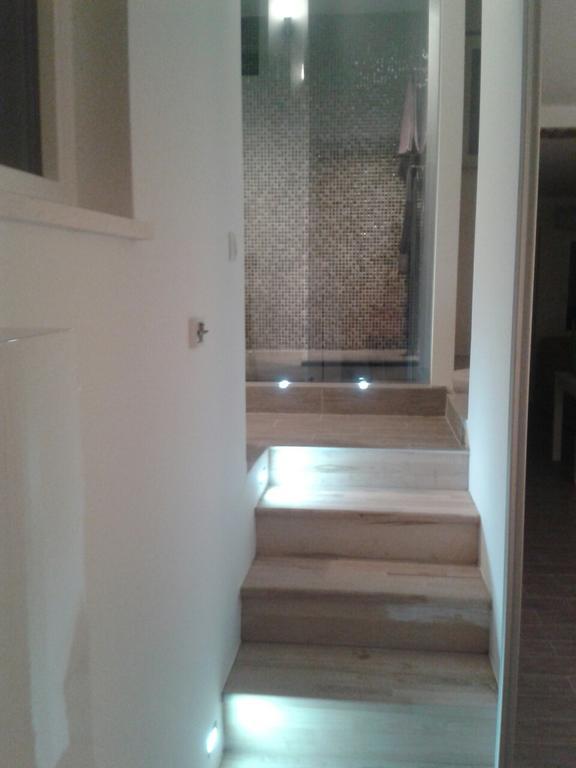 Apartment Outlet Split Bilik gambar