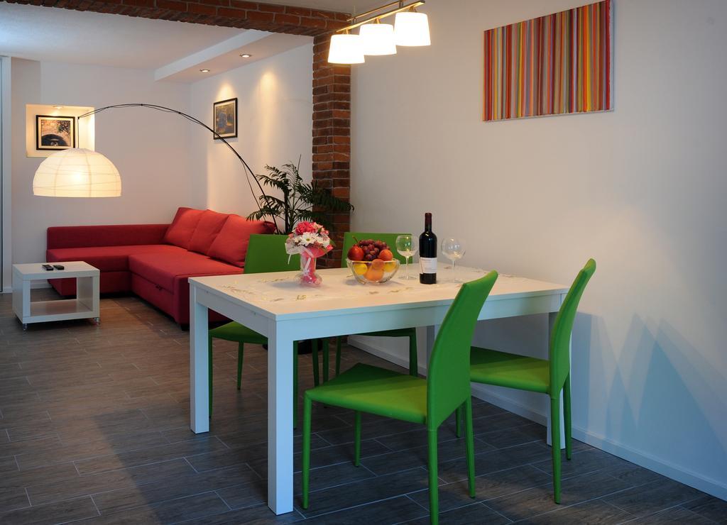 Apartment Outlet Split Bilik gambar