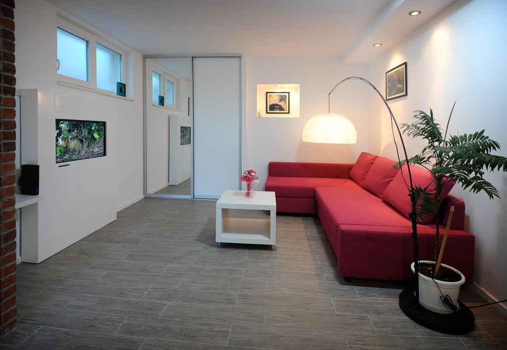 Apartment Outlet Split Bilik gambar